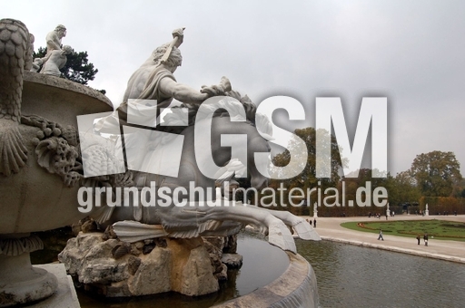 Schloss_Schönbrunn_Neptunbrunnen_07.JPG